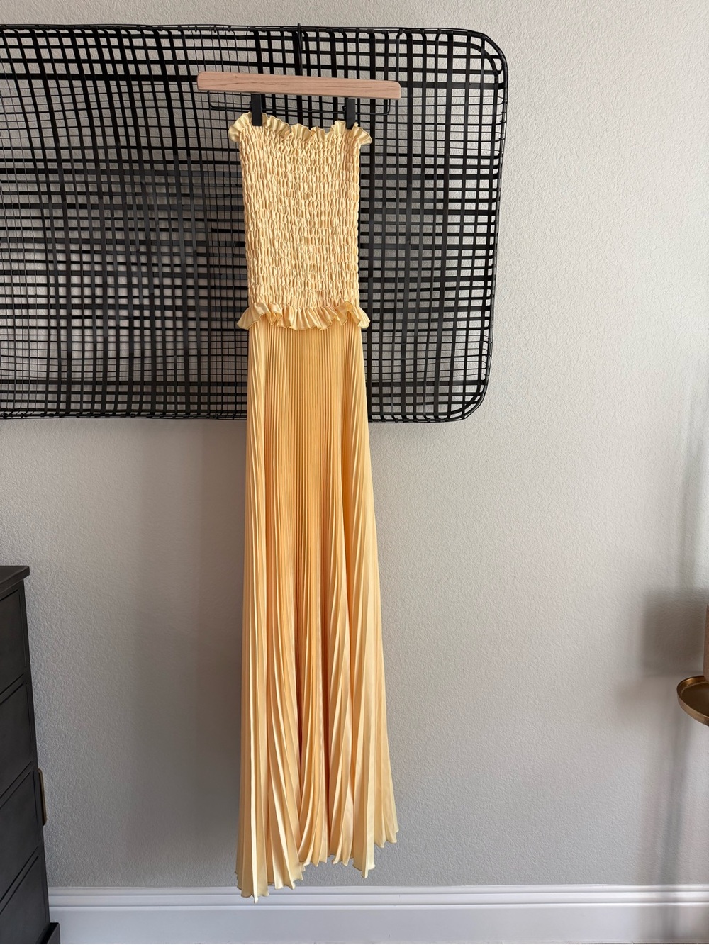 L’Idee Maya Texture Gown - Picture 2 of 8